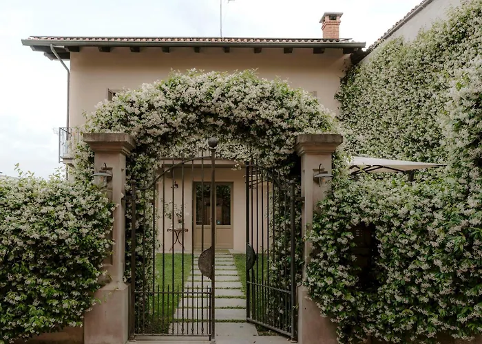 Dimora Tre Galline בית הארחה קנאלה